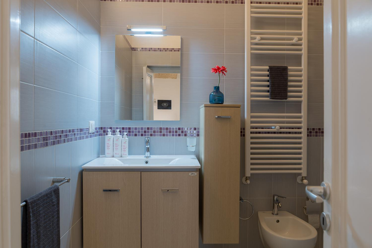 Bathroom 3, Isabella Apartment by Wonderful Italy, Brindisi