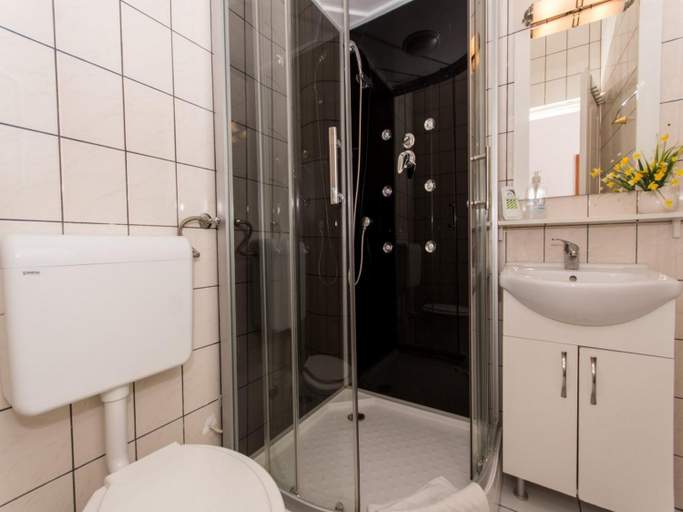 Bathroom 3, Villa Stil, Okrug