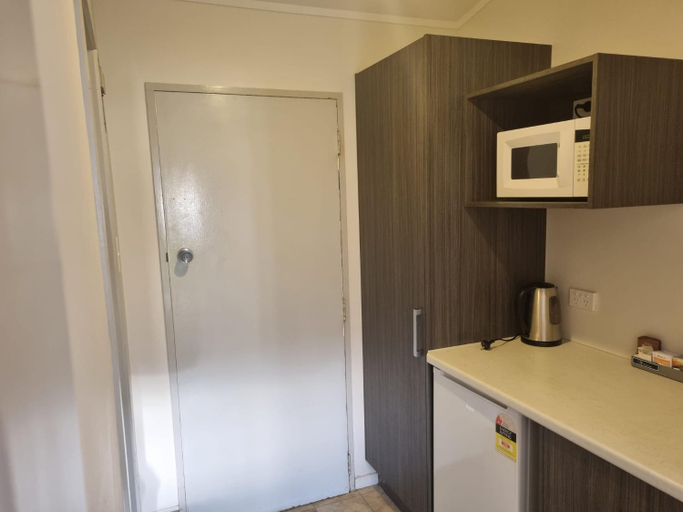 Others 5, The Furlong Motel, South Taranaki