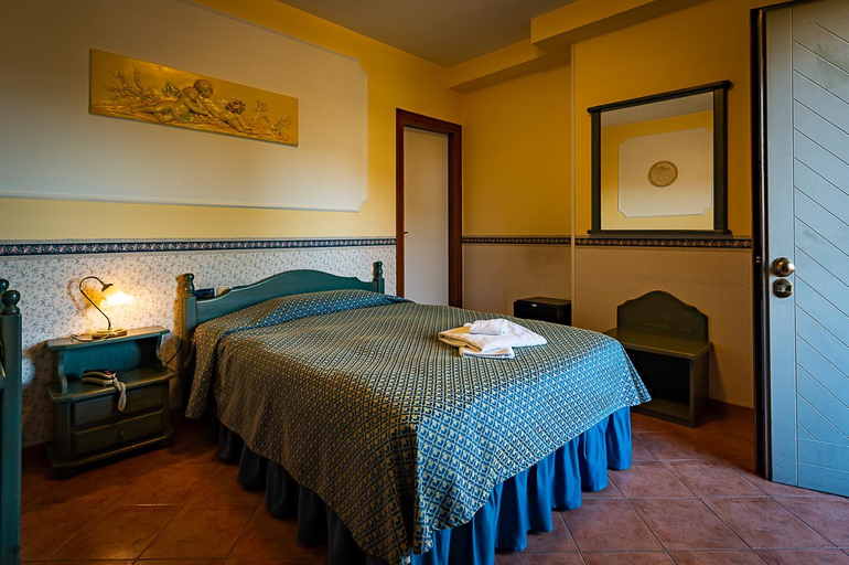 Bedroom 2, Hotel Louis II, Rome