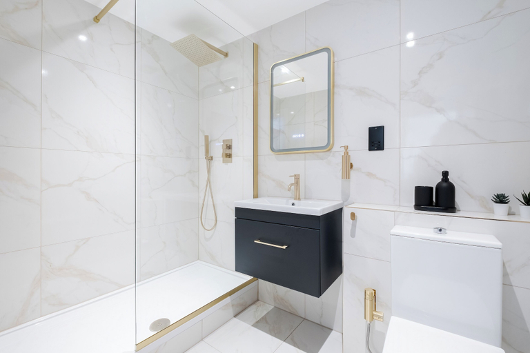 Bathroom 4, Luxury Apartment in Marylebone WITH AC, London