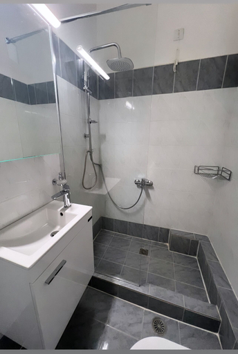 Bathroom 3, Ilias Apartments, Peloponnese