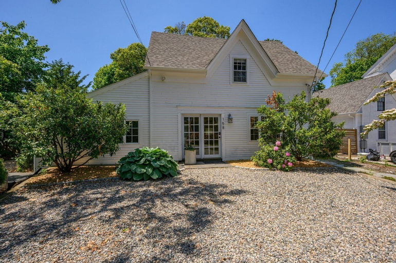 Fleetwing Guest House, Barnstable