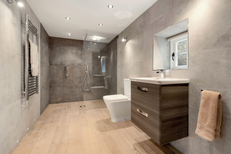 Bathroom 3, Awel y Môr - 3 Bedroom Cottage - Whitesands, Pembrokeshire