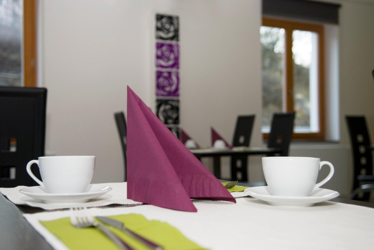 Food & Drinks 5, Hotel Herrmes, Praha 5