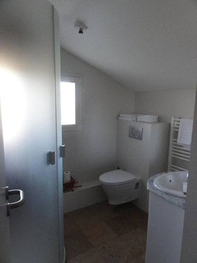 Bathroom 4, La Longue Vue, Maine-et-Loire