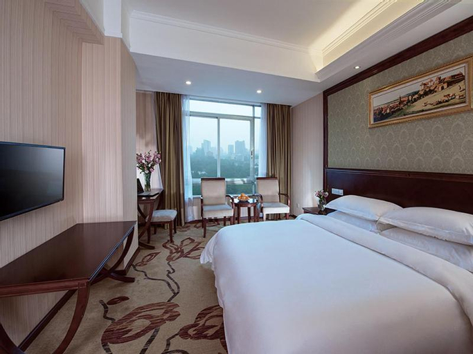 Vienna Classic Hotel Guangzhou Shaheding Metro Station, Guangzhou