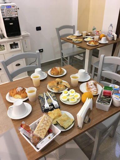 Food & Drinks