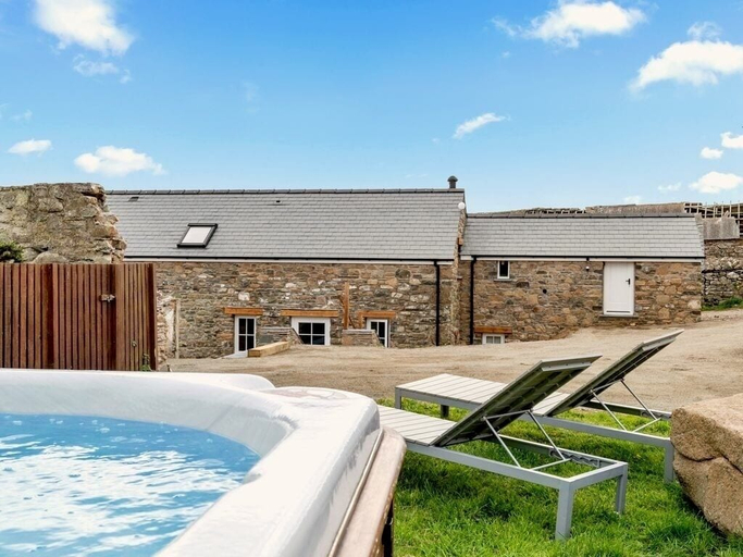 Sport & Beauty 4, Awel y Môr - 3 Bedroom Cottage - Whitesands, Pembrokeshire