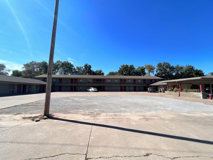Exterior & Views 2, Economy Inn Express, Garvin
