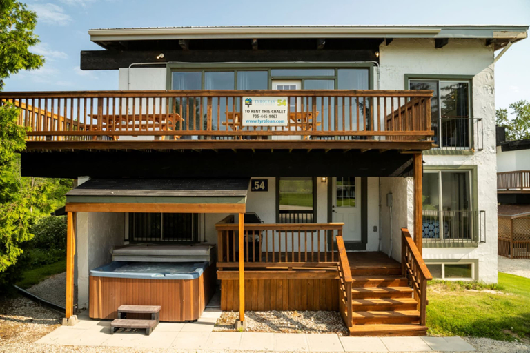 Exterior & Views, Spacious 8 bdrm Blue Mountain Cottage, Perfect for Large Groups, Private Beach, BBQ, Hot Tub, Sauna, Grey