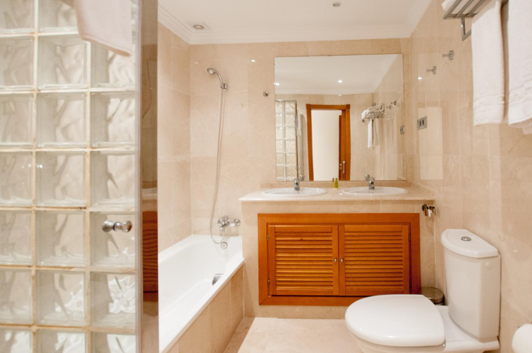 Bathroom 4, Aloha Hill Club, Málaga