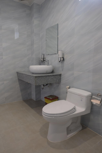 Bathroom 8