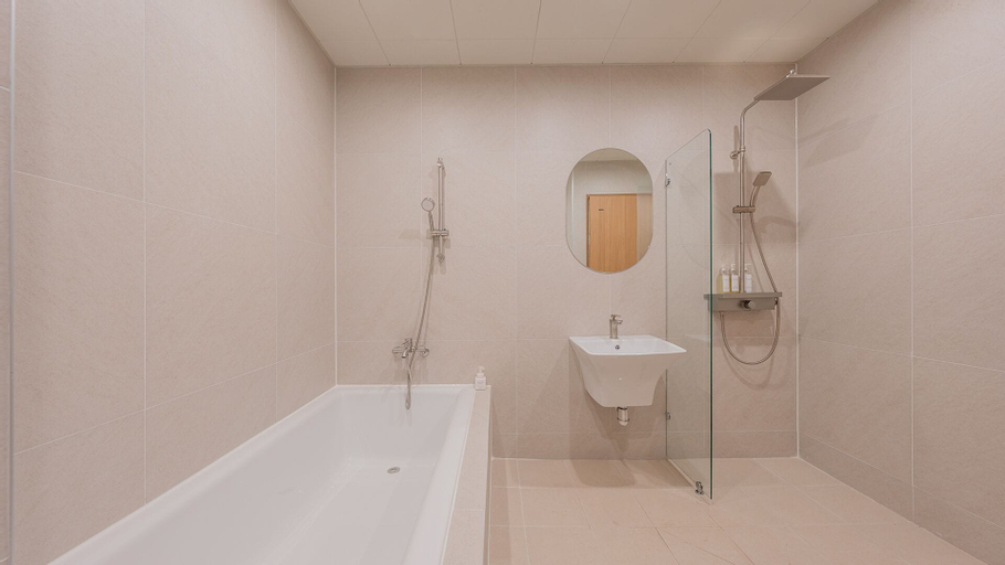 Bathroom 8