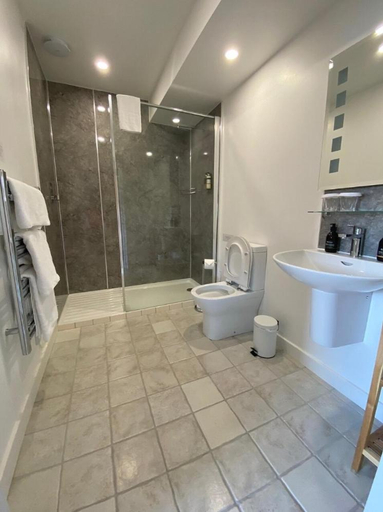 Bathroom 3, Torlinnhe, Highland