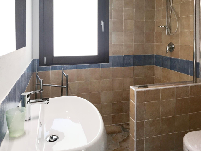 Bathroom 3, CASE BELVEDERE, Cagliari