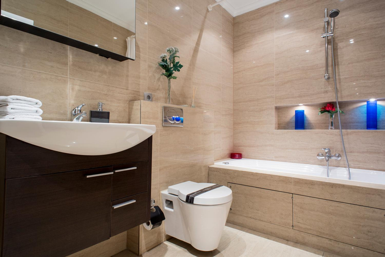 Bathroom 11