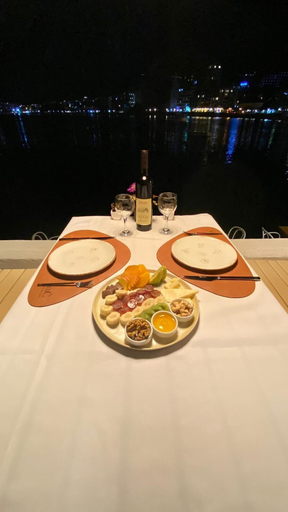 Food & Drinks 5, Hotel Kuc