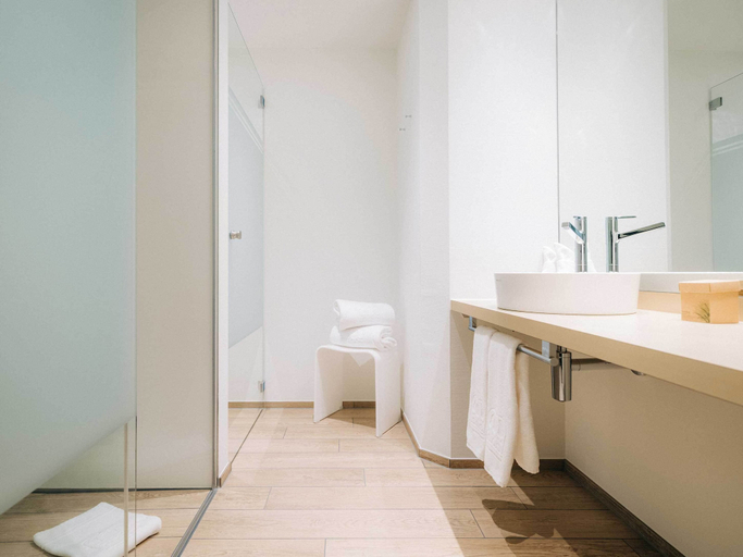 Bathroom 3, Hotel Krone, Thun