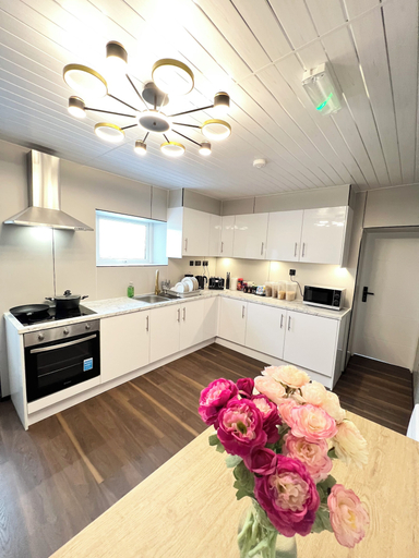 Others 4, OYO Welsh Holiday Accommodation - Modern Stay, Pembrokeshire