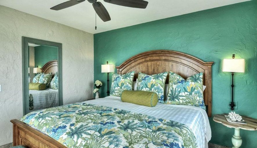 Others 5, Beachcomber Inn, Orange