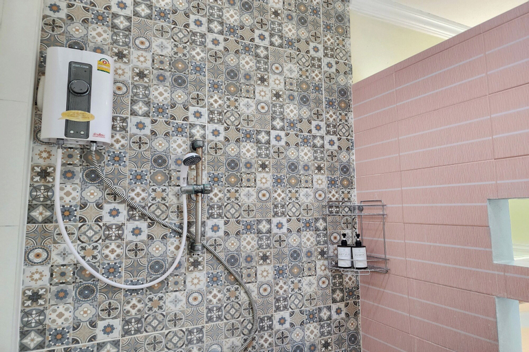 Bathroom 8