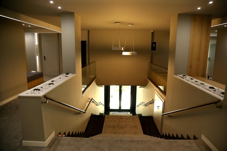 Others 4, Hotel One, Vlorës