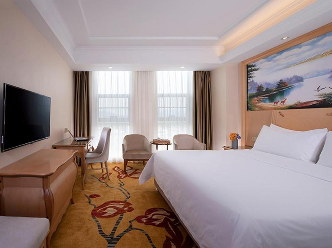 Bedroom 2, Vienna Hotel Guangdong Jieyang Longwei Town, Jieyang