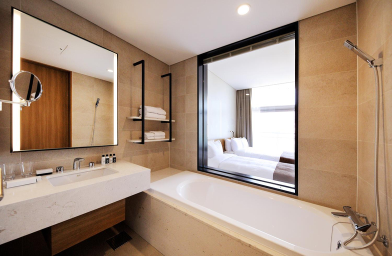 Bathroom 3, Midas Hotel and Resort, Gapyeong