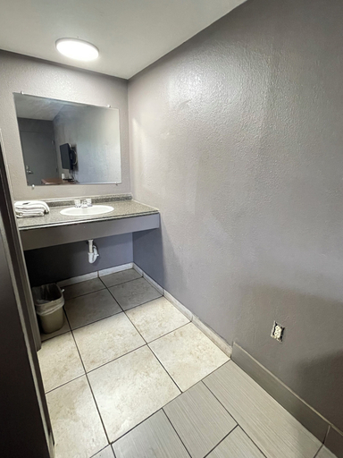 Bathroom 4, Westerner Motel, West Baton Rouge