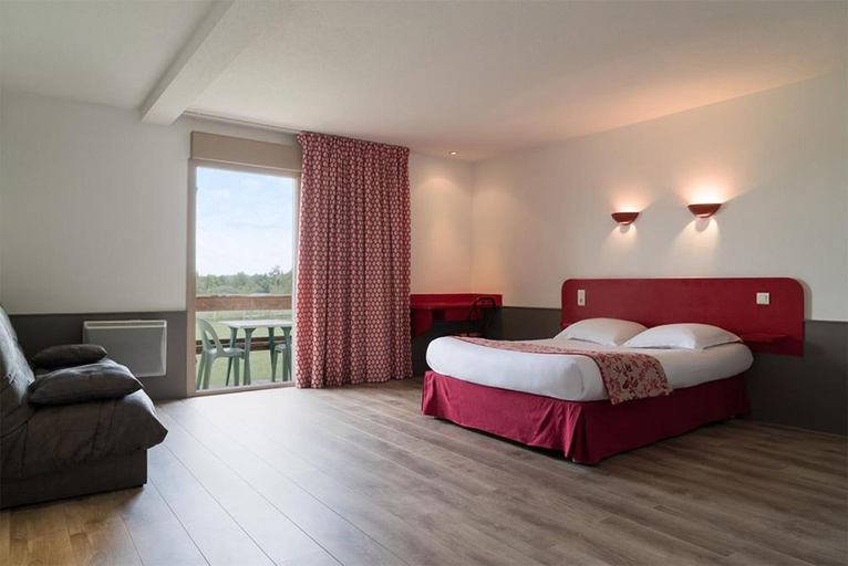 Bedroom 2, Logis Hotel Restaurant La Vieille Ferme, Macon Nord, Saône-et-Loire