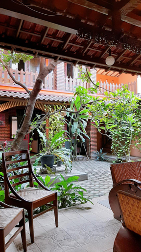 Exterior & Views 18
