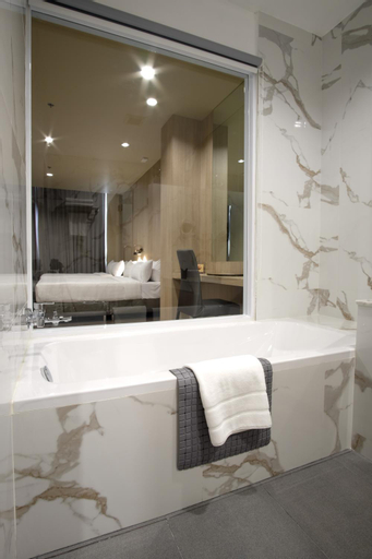Bathroom 10