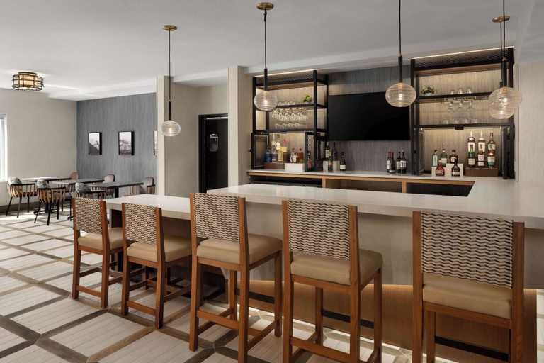 Food & Drinks 5, DoubleTree by Hilton Hotel Salem, Oregon, Marion