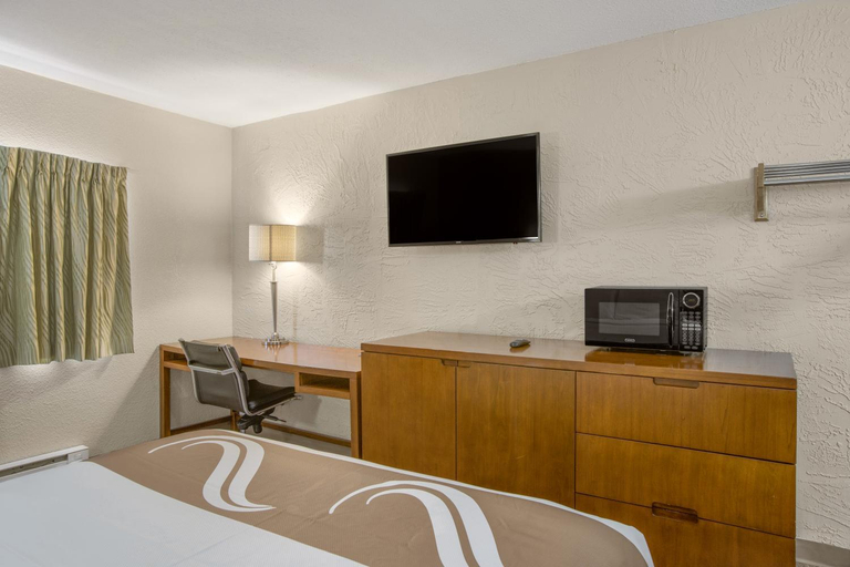 Bedroom 3, Rodeway Inn & Suites Grand Rapids Southeast, Kent