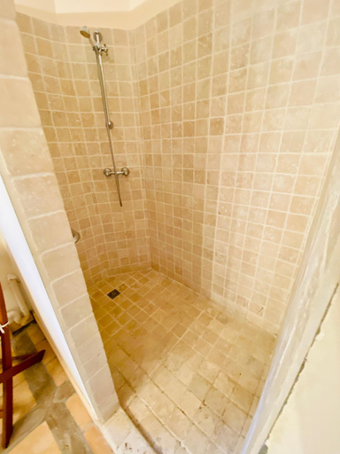 Bathroom 3, L’antilope, Cher