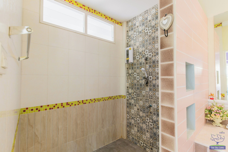 Bathroom 12