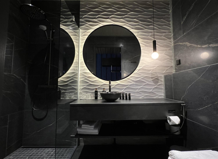 Bathroom 2, Wilderness Hotel & Igloos Muotka, Lapland