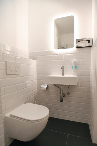 Bathroom 4, Hotel Apadana Frankfurt, Frankfurt am Main