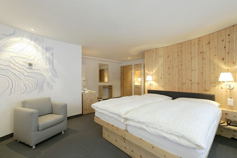 Bedroom 2, 3100 Kulmhotel Gornergrat, Visp
