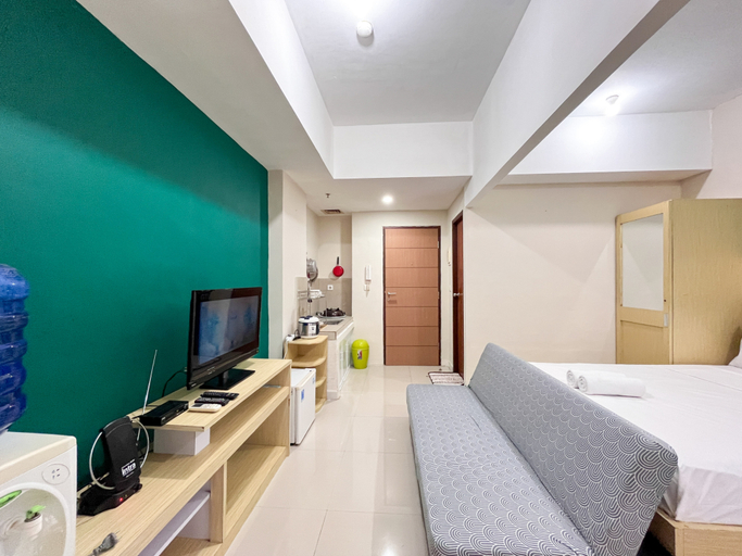 Bedroom 3, Spacious Studio Room at Vida View Makassar Apartment By Travelio, Makassar