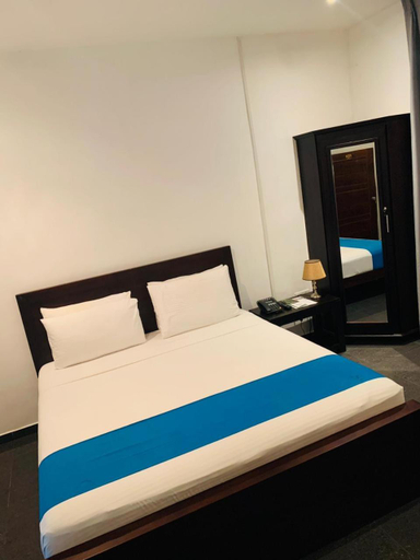 Others 5, Village Hotel Northern Point, Vadamaradchi South-West