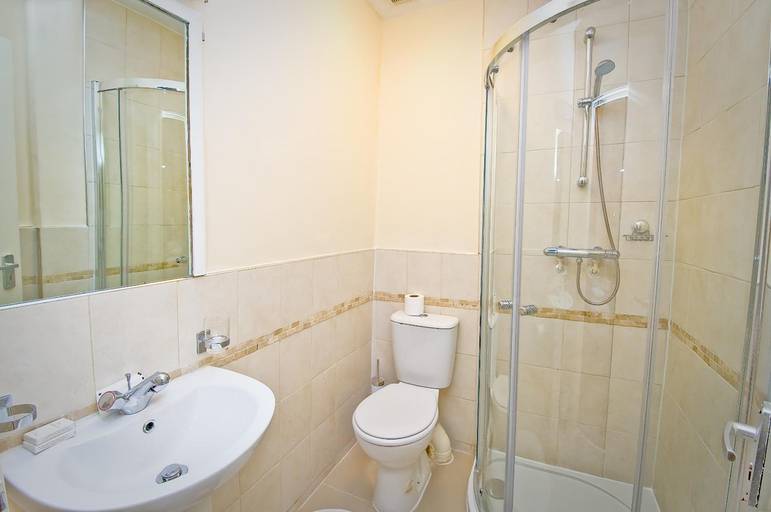Bathroom 3, Leigh House Hotel, London