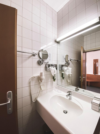 Bathroom 5, Faulenzerhotel, Zwettl