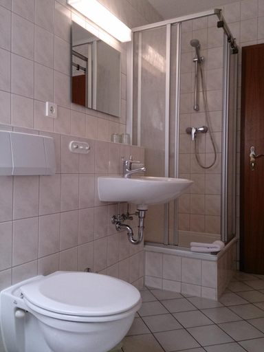 Bathroom 3, Hotelpension Schwalbennest, Vorpommern-Greifswald