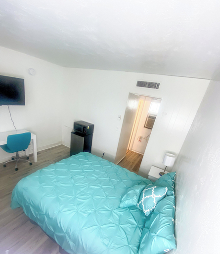 Uptown Suites, Pinellas