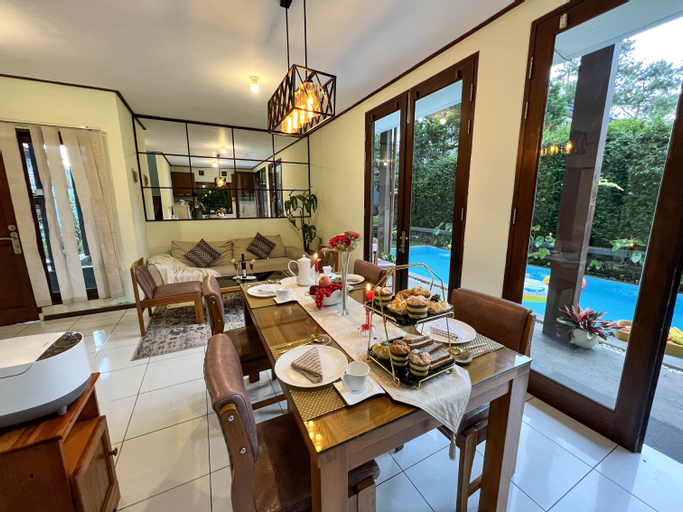 Dining Room 23