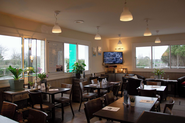 Food & Drinks 5, BRIT HOTEL Confort Lannion vers Perros-Guirec, Côtes-d'Armor