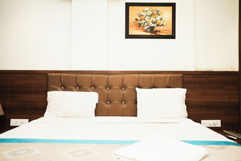 Bedroom 2, Hotel Hangout, Pune