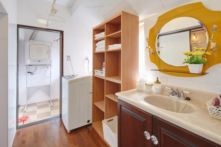 Bathroom 3, Wind Makiminato, Ginowan